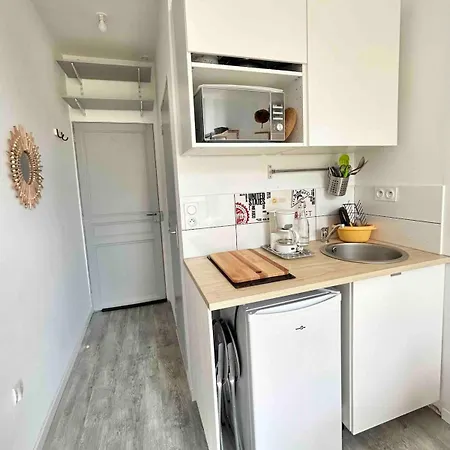 Cozy Bright Downtown With Balcony & Wi-fi Appartamento *