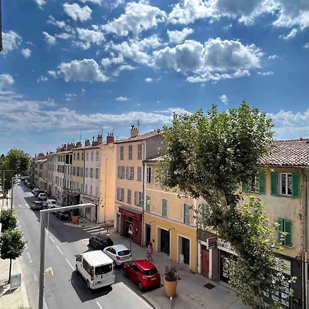 Cozy Bright Downtown With Balcony & Wi-fi *